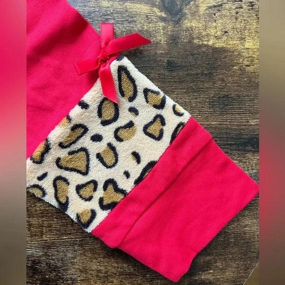 Rockin’ Around ladies holidays top. “Santa I can explain” Size: XL. - Picture 9 of 11